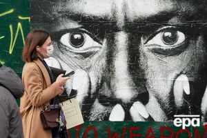 Заболеваемость COVID-19 в Украине снижается несколько недель подряд