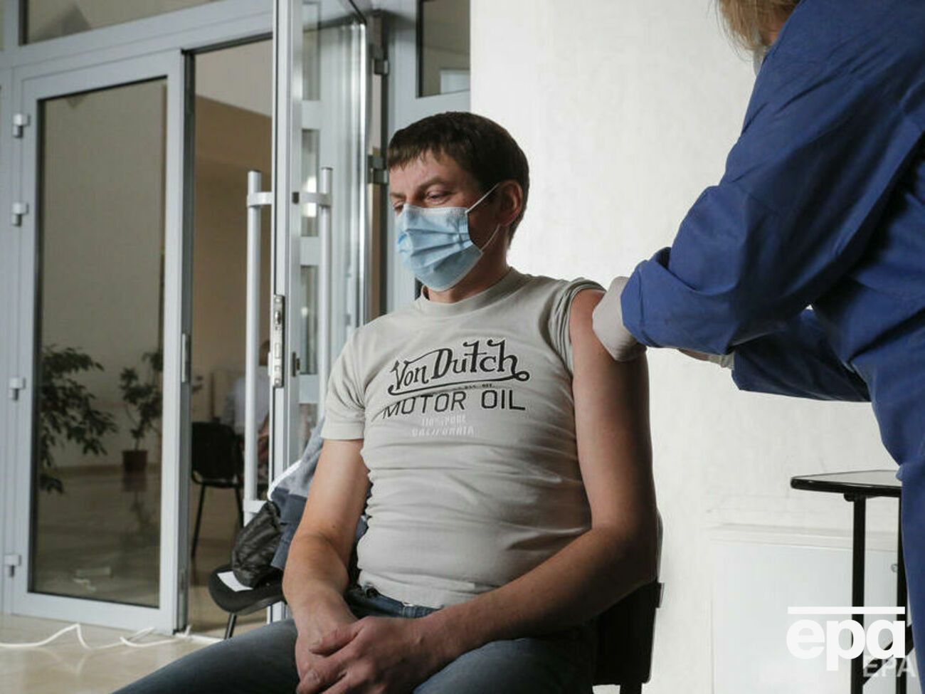 За время кампании по иммунизации в Украине сделали почти 28 млн прививок от коронавируса