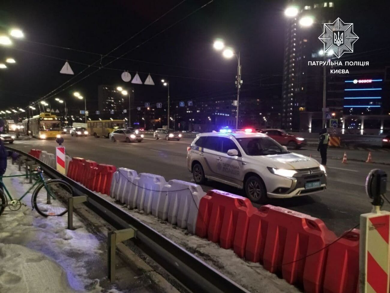 Рух на мості перекрили