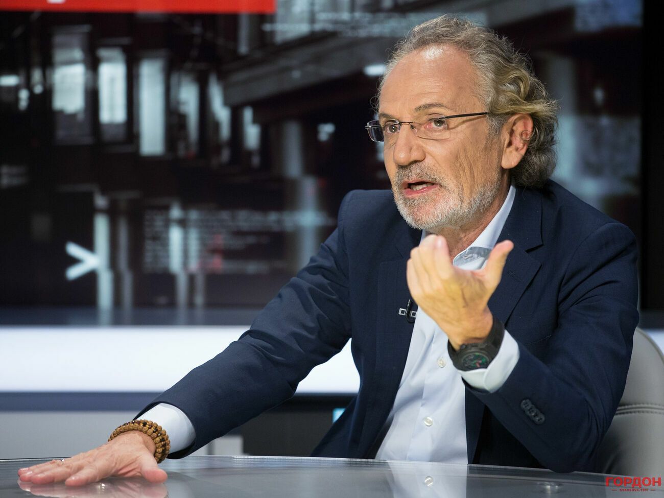 Шустер вважає, що пресмарафон Зеленського організували, щоб повідомити про держпереворот