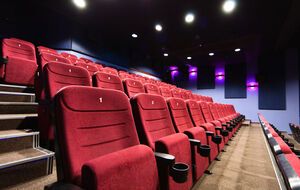 Зрителям обещают вернуть деньги за билеты, которые они не успели использовать