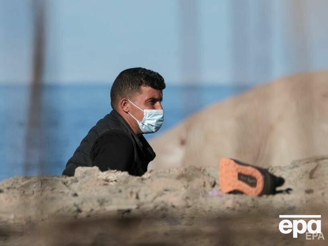 Нашли нескольких выживших мигрантов