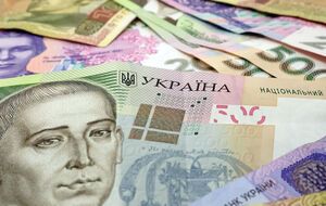 Курс гривны к доллару установлен на уровне 27,27 грн/$