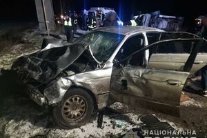Обох водіїв та трьох пасажирів шпиталізували