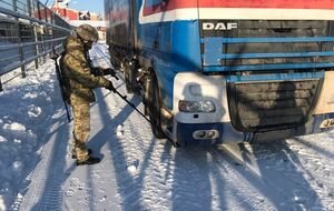 Вантажівки перевозили будівельні матеріали, товари медичного призначення та комп'ютерну техніку