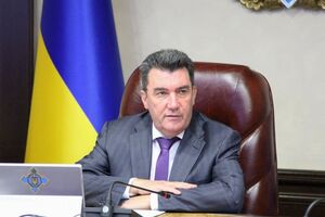 Данилов о России: Они делают в Крыму плацдарм, чтобы полностью иметь влияние в этом регионе