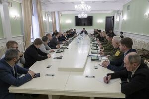 Киевские власти провели совещание, посвященное действиям городских служб и силовых структур "в условиях угроз безопасности"