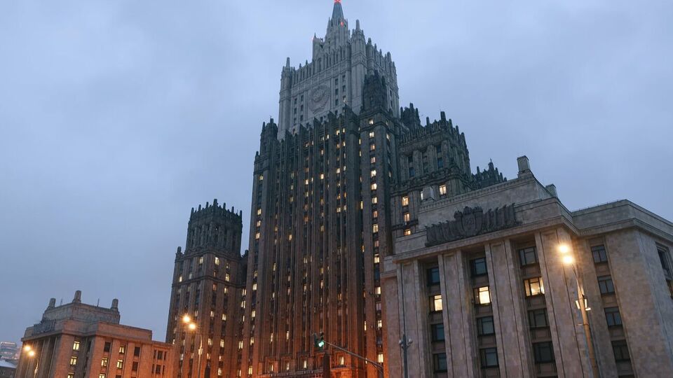 Украина, Россия и НАТО уже подошли к той черте, за которой "начинают играть совсем другие факторы", отметили в МИД РФ