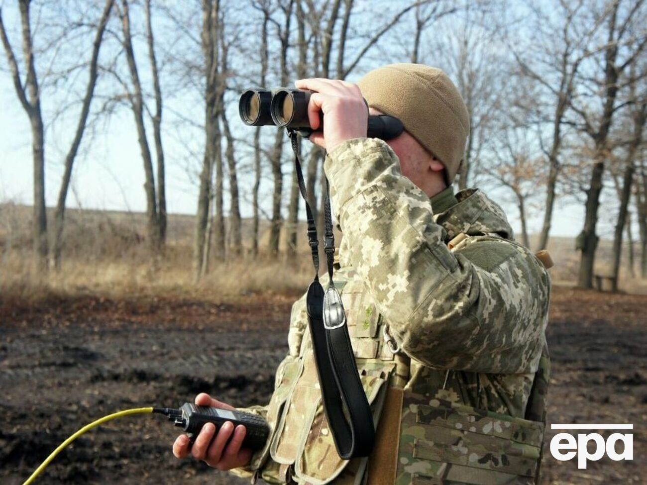 После задержания боевика военные передали его представителям Службы безопасности Украины
