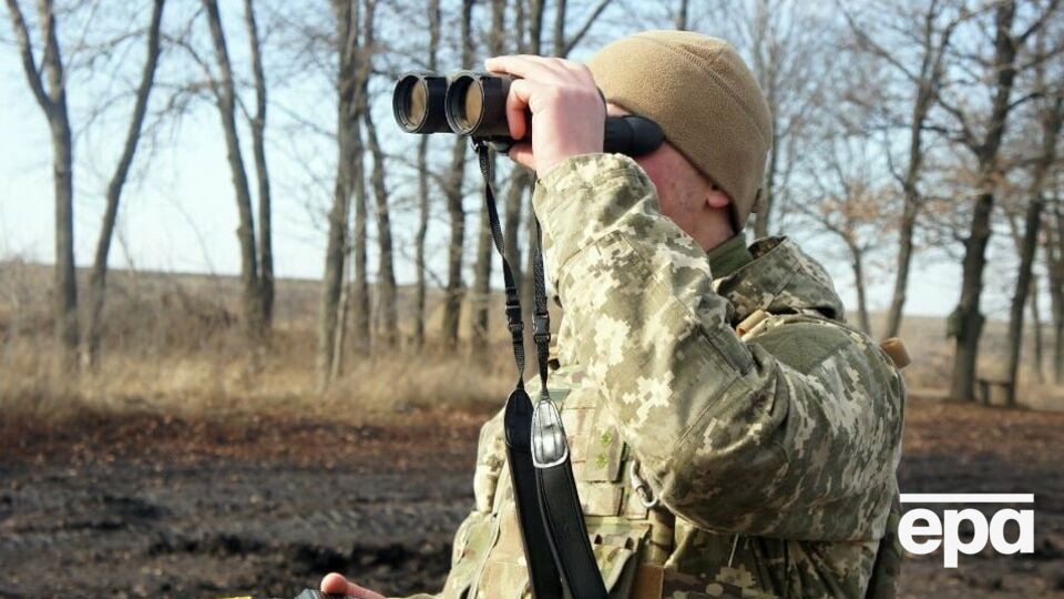 После задержания боевика военные передали его представителям Службы безопасности Украины