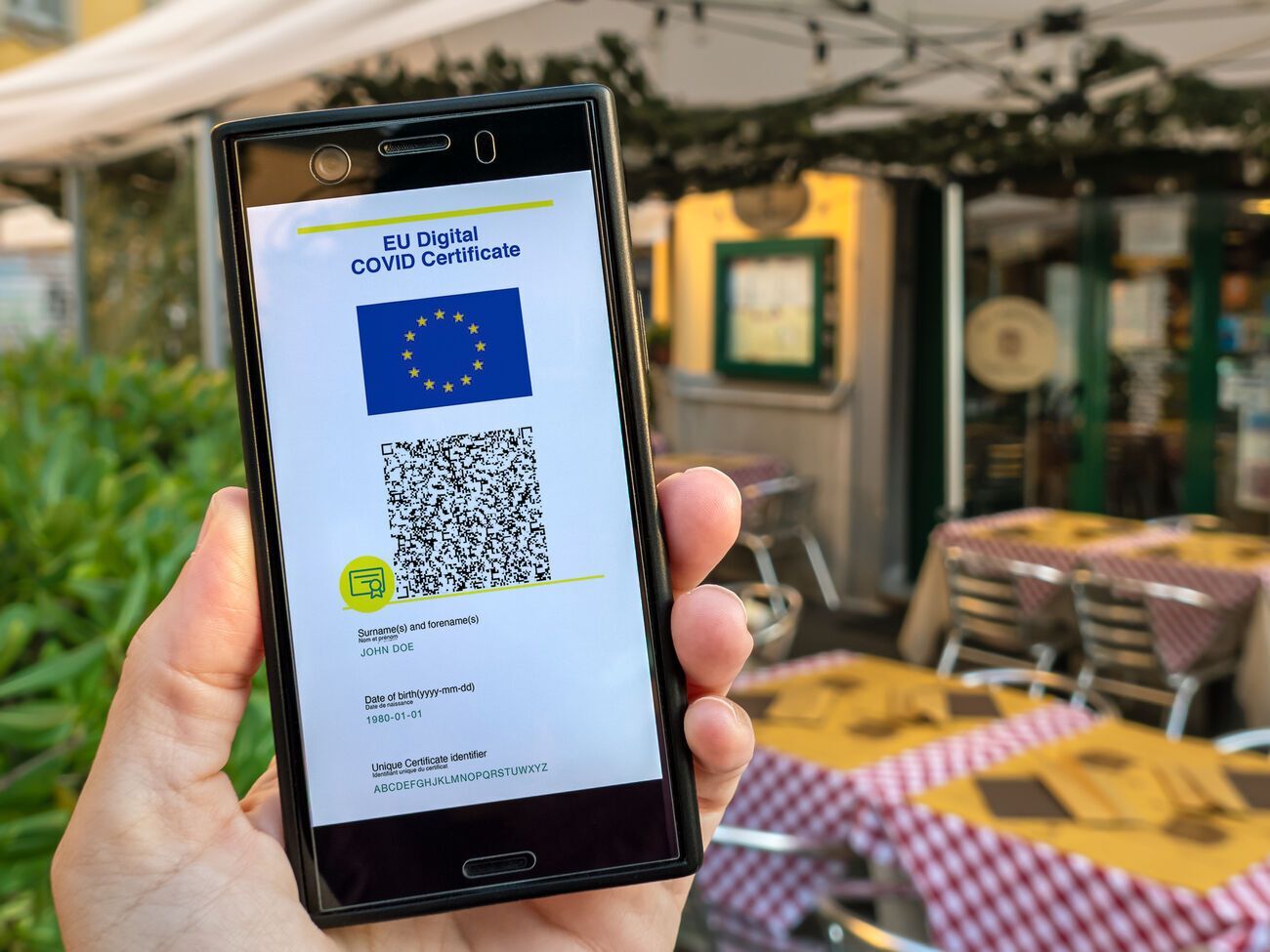За подделку COVID-сертификата врача наказали штрафом в размере €40 тыс.