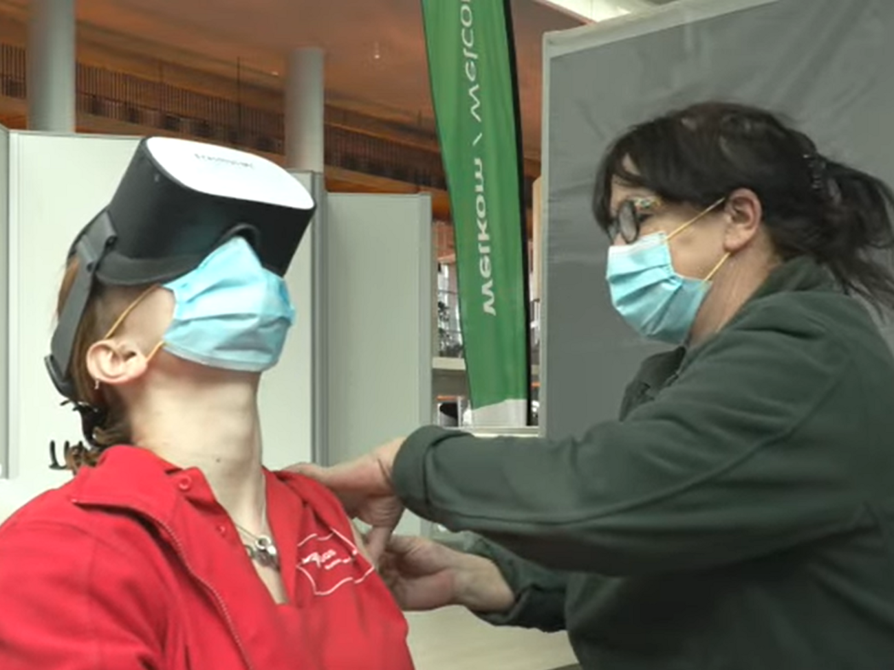 VR-окуляри дають можливість розслабитися під час вакцинації