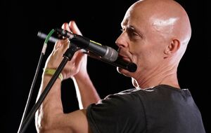 Финнеган не получил запрета на въезд в РФ и сможет приехать на следующие концерты, утверждает директор группы