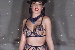 Коронним номером Діти фон Тіз є "Келих мартіні"