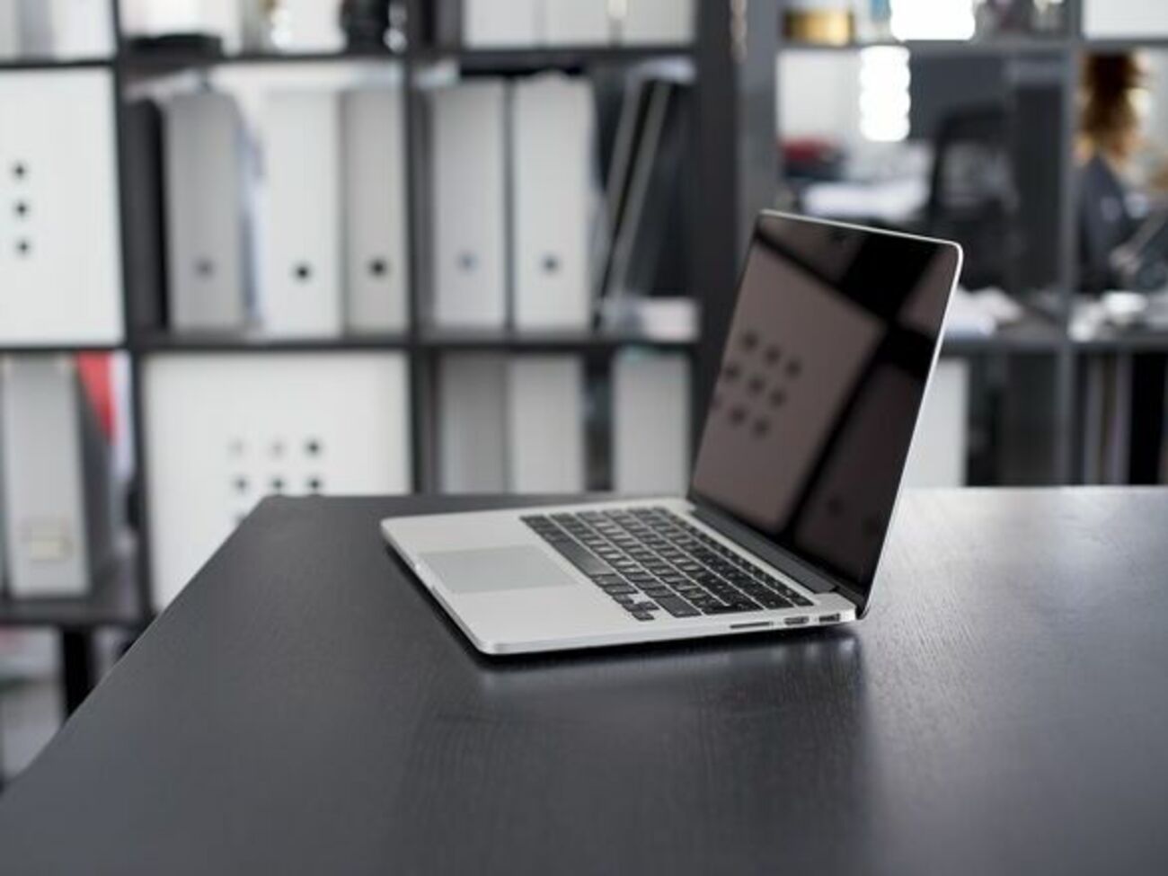 "Полли-Сервис" в течение 17 лет работает в Украине и поставляет высокозащищенные документы с собственными решениями