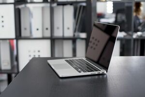 "Полли-Сервис" в течение 17 лет работает в Украине и поставляет высокозащищенные документы с собственными решениями