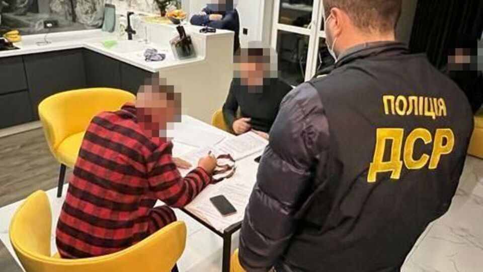 Участники схемы легализовали полученные деньги, купив автомобили и недвижимость, заявили в МВД