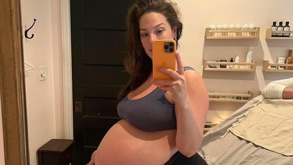 Грем не соромиться показувати своє оголене тіло, перебуваючи в очікуванні двійні