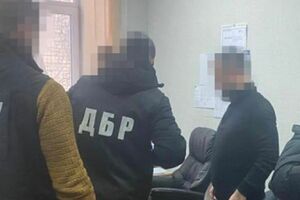 За хабарі митники обіцяли не створювати перешкод під час оформлення товару