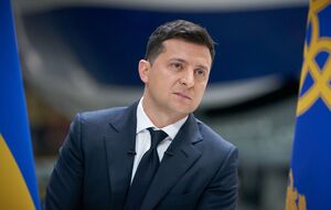 Зеленський ввів у дію рішення РНБО про санкції проти телеканалів "Перший незалежний" та UkrLive