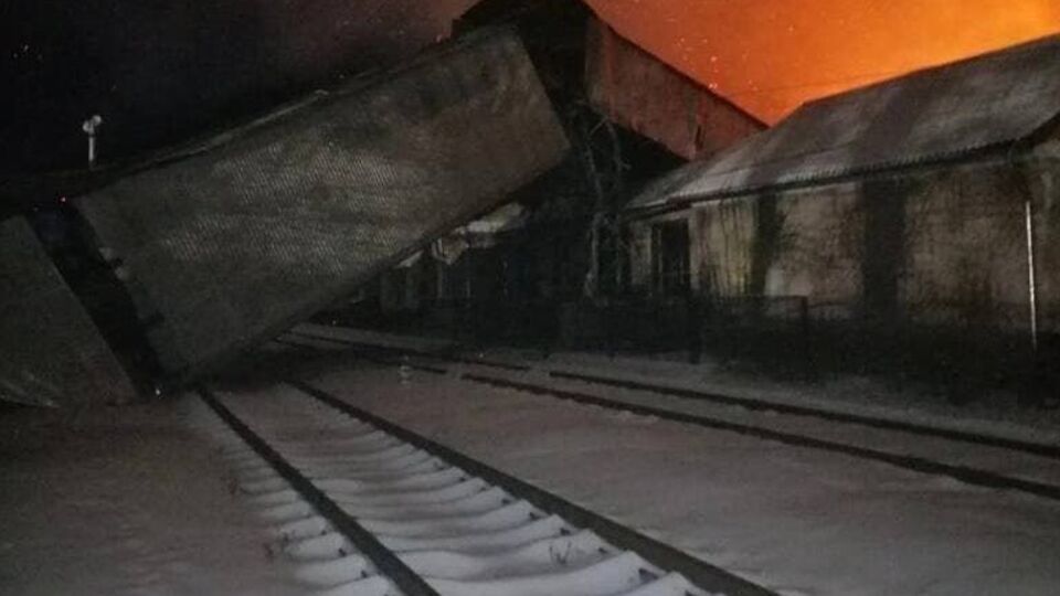 Унаслідок пожежі на рейки впала конструкція транспортерної лінії