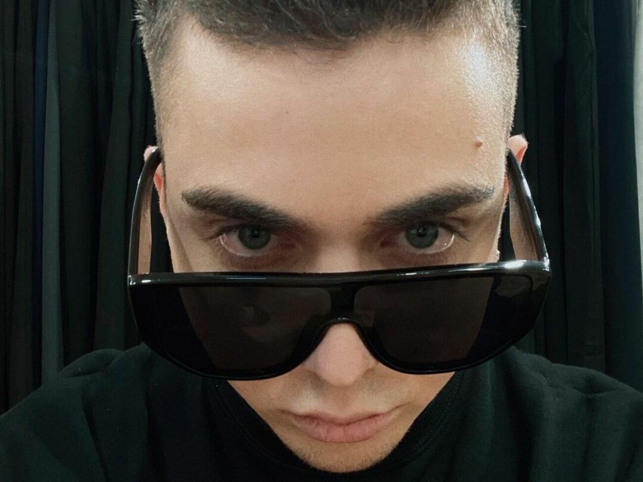 Melovin летом 2021 года совершил каминг-аут, заявив о своей бисексуальности