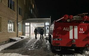По данным ГСЧС, пожар возник из-за того, что в перенасыщенном кислородом помещении зажгли свечу