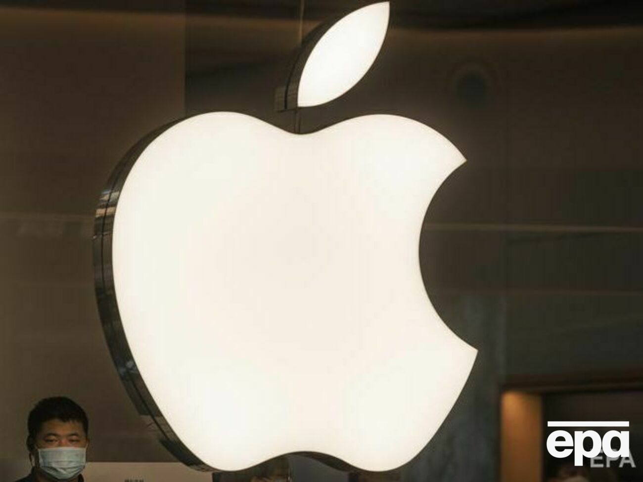 Apple веде з іншими компаніями "війну талантів"