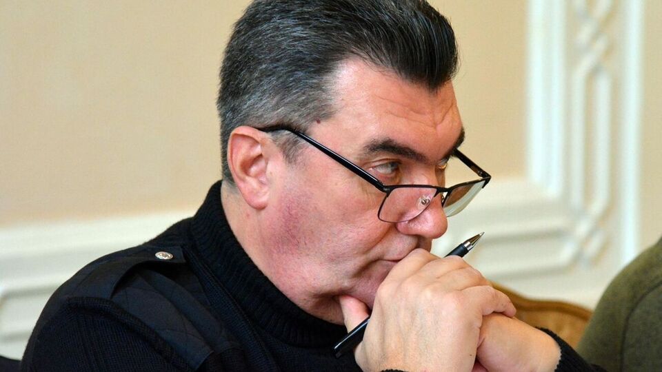 Общее "количество сектора безопасности и обороны Украины достигает около 1 млн человек", отметил Данилов