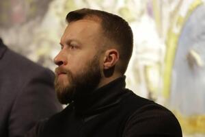 Максим Жорин: В отличие от Зеленского и Ермака, женщины сейчас проходят военную службу и без их инициативы
