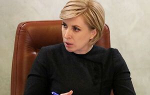 Вопрос о том, чтобы признать вакцины "Спутник" или "Спутник Лайт", вообще не стоит, отметила Верещук