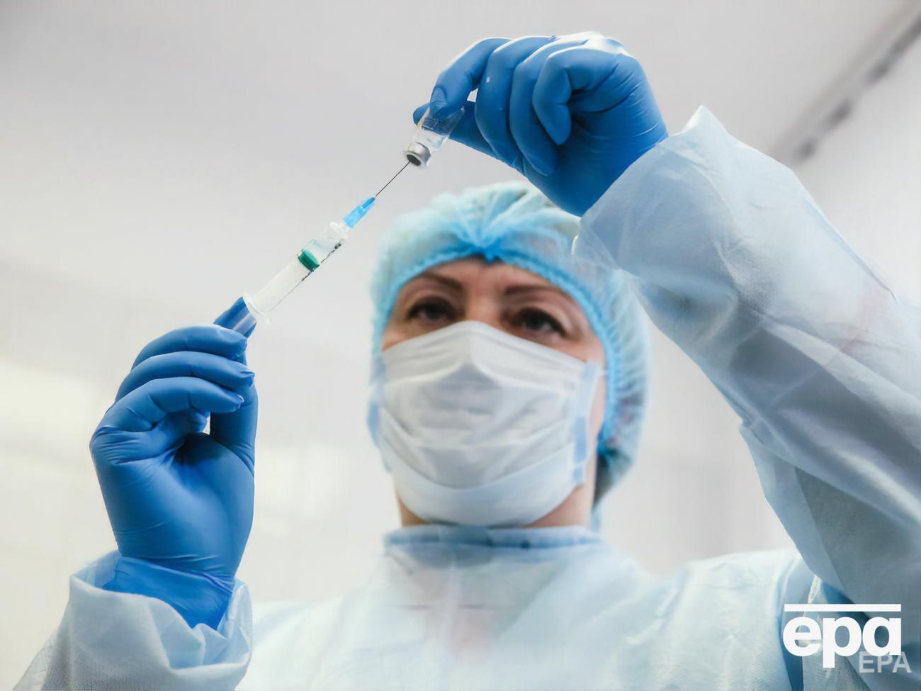 43,8% дорослого населення України зробили щонайменше одне щеплення проти COVID-19