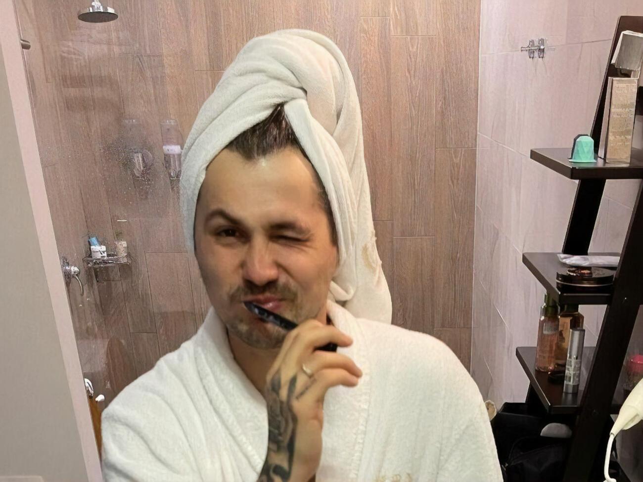 Кот: А ви колись влаштовували такі розбірки зі своєю половинкою?