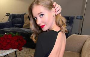 Асмус показала фото у стилі ню