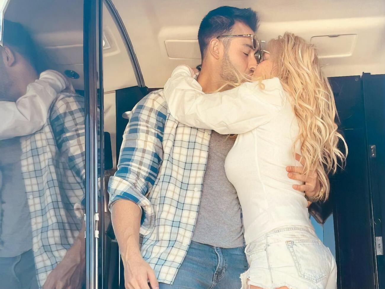 Стосунки Спірс та Асгарі тривають із 2016 року