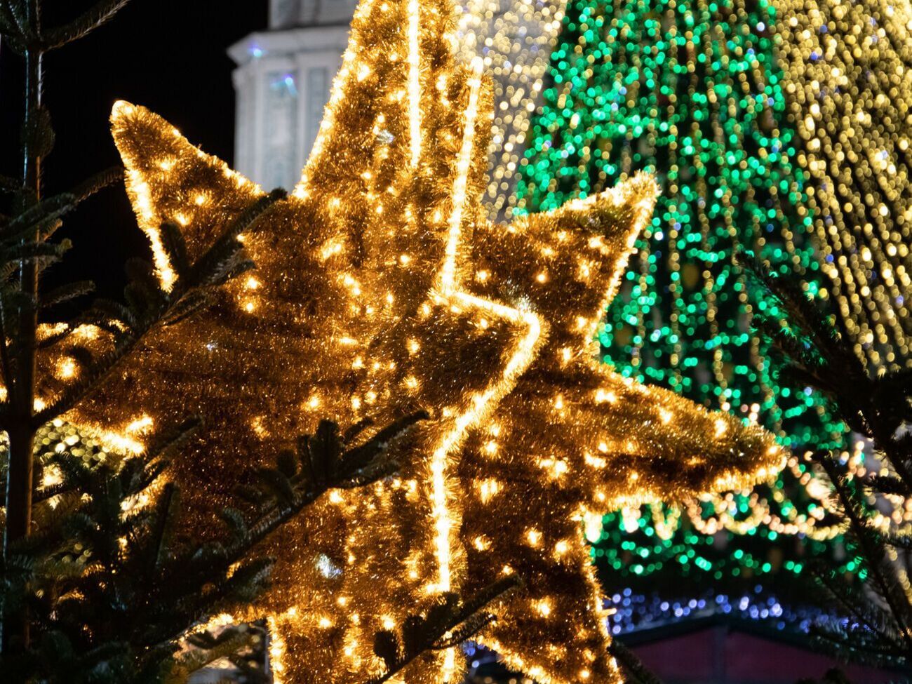 Праздничная локация на Софийской площади будет работать до 16 января