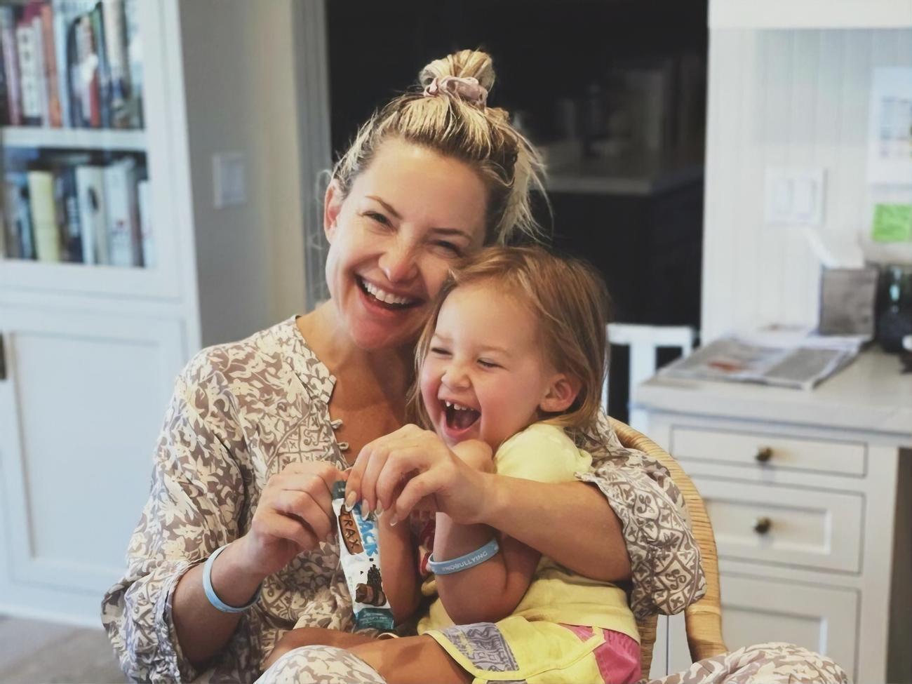 Видео Хадсон с дочерью Рани Роуз собрало более 1,2 млн лайков