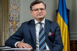 Для України поки що відкриті "вікна" НАТО, але не "двері", вважає Кулеба