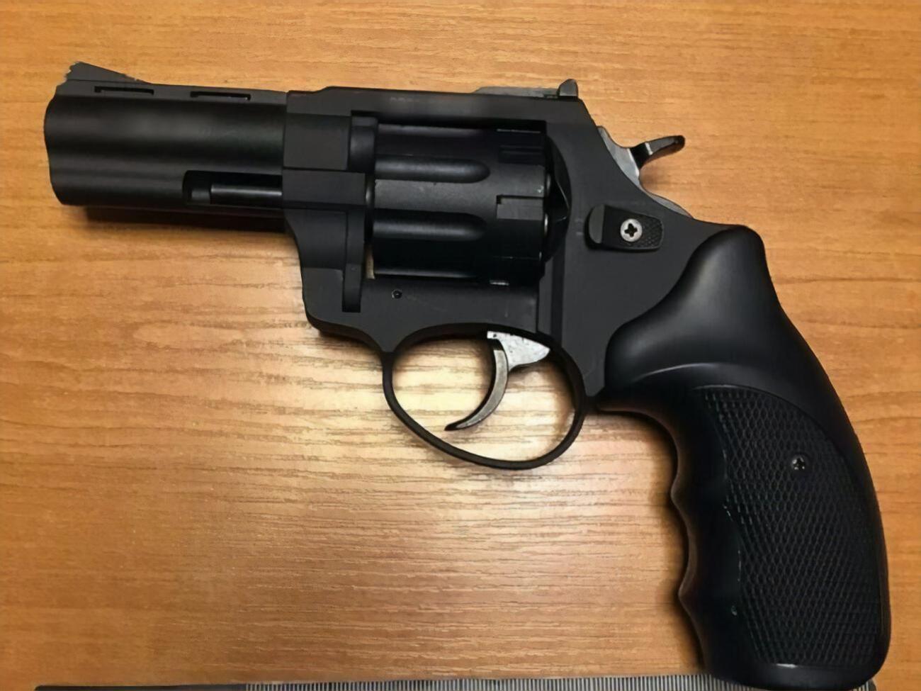 В одного з учасників конфлікту вилучили револьвер "Флобер"
