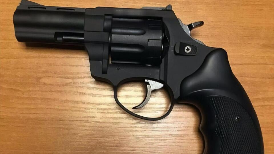 В одного з учасників конфлікту вилучили револьвер "Флобер"