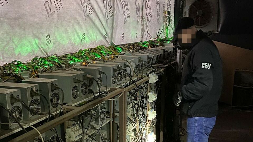 Правоохоронці під час обшуків вилучили обладнання