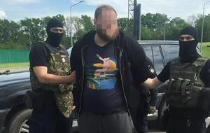 В ходе досудебного расследования обвиняемый находился в психиатрической больнице, но из-за побегов его перевели в СИЗО