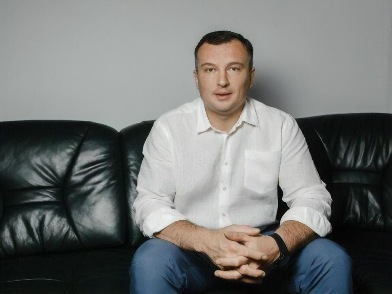 Олег Семинский внес сумочку в декларацию 4 августа