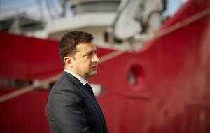 Зеленский поручил заняться строительством новых судов на украинских предприятиях и причалов для них