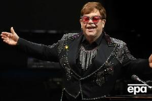 Информация с данными Элтона Джона была доступна онлайн более двух часов и ее просмотрели 3872 раза