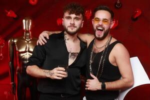 Лесик (справа) был среди гостей на дне рождения у Залиско (слева)