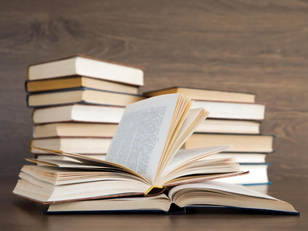 До шорт-листів потрапили по п'ять номінантів у кожній категорії