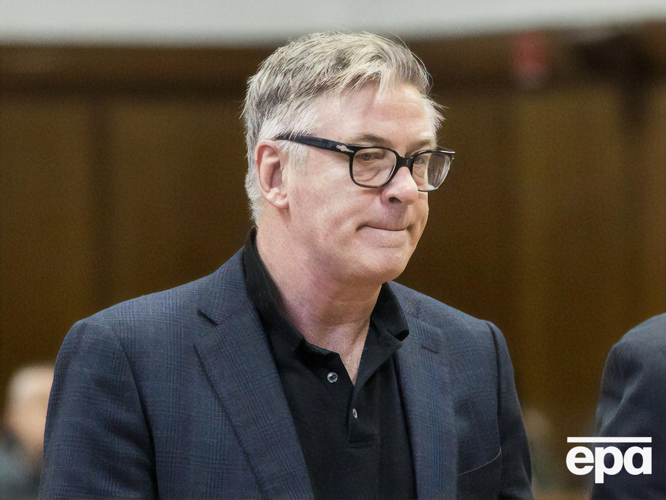 63-летний Болдуин дал первое интервью после трагедии на съемочной площадке, где он случайно застрелил оператора