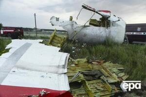 Boeing 777, летевший из Амстердама в Куала-Лумпур рейсом MH17, потерпел крушение 17 июля 2014 года