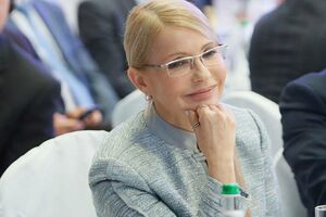 61-річна Тимошенко у 2021 році віддавала перевагу білому та чорному кольору